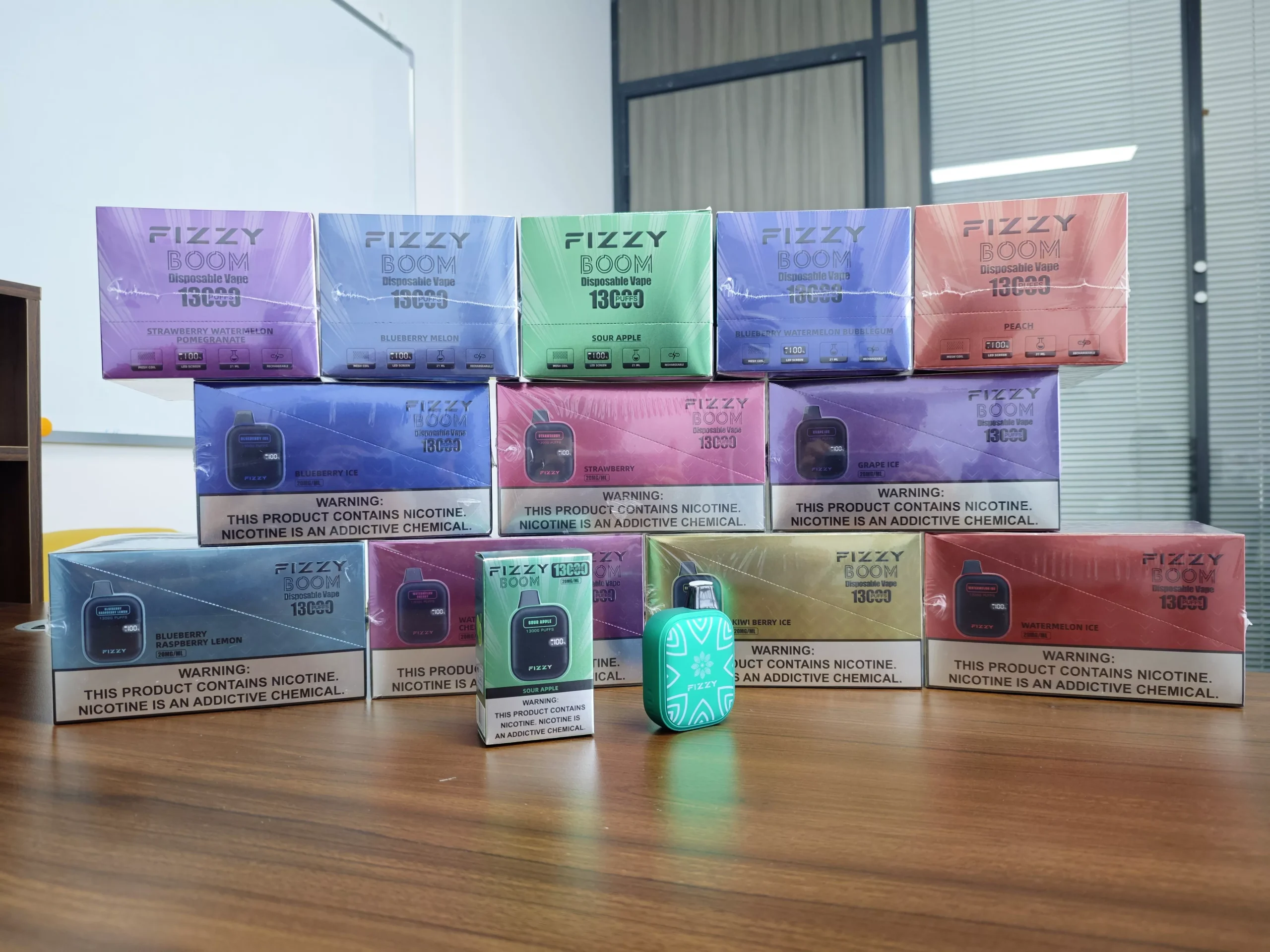 Europäisches Lager Fizzy Boom 13000 Puffs Niedrig Nikotin Kaufen Original Authentisch Aufladbare Einweg-Vapes Pen